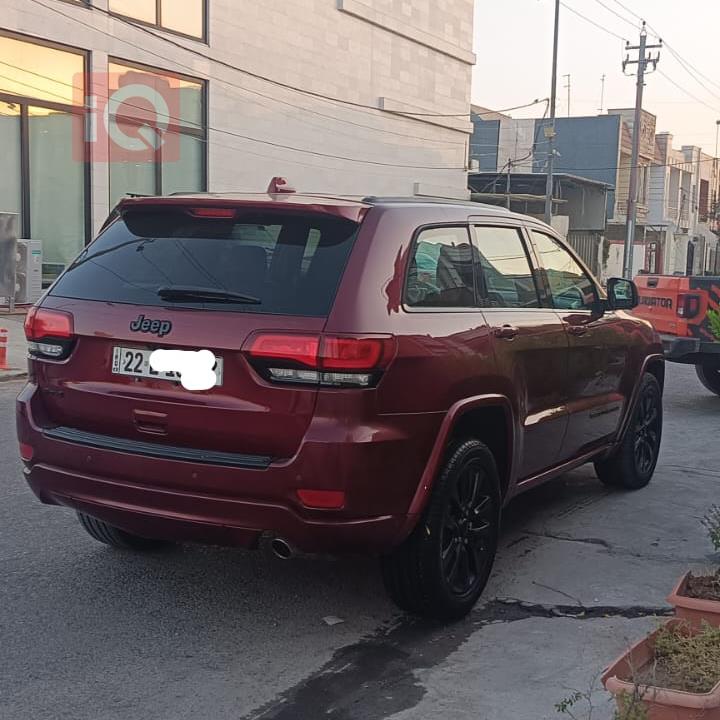 جیپ گراند شیرۆکی